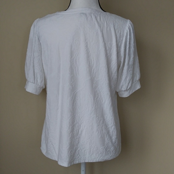 Rose + Olive Pleated Short Sleeve Top M White Pattern - Picture 13 of 16